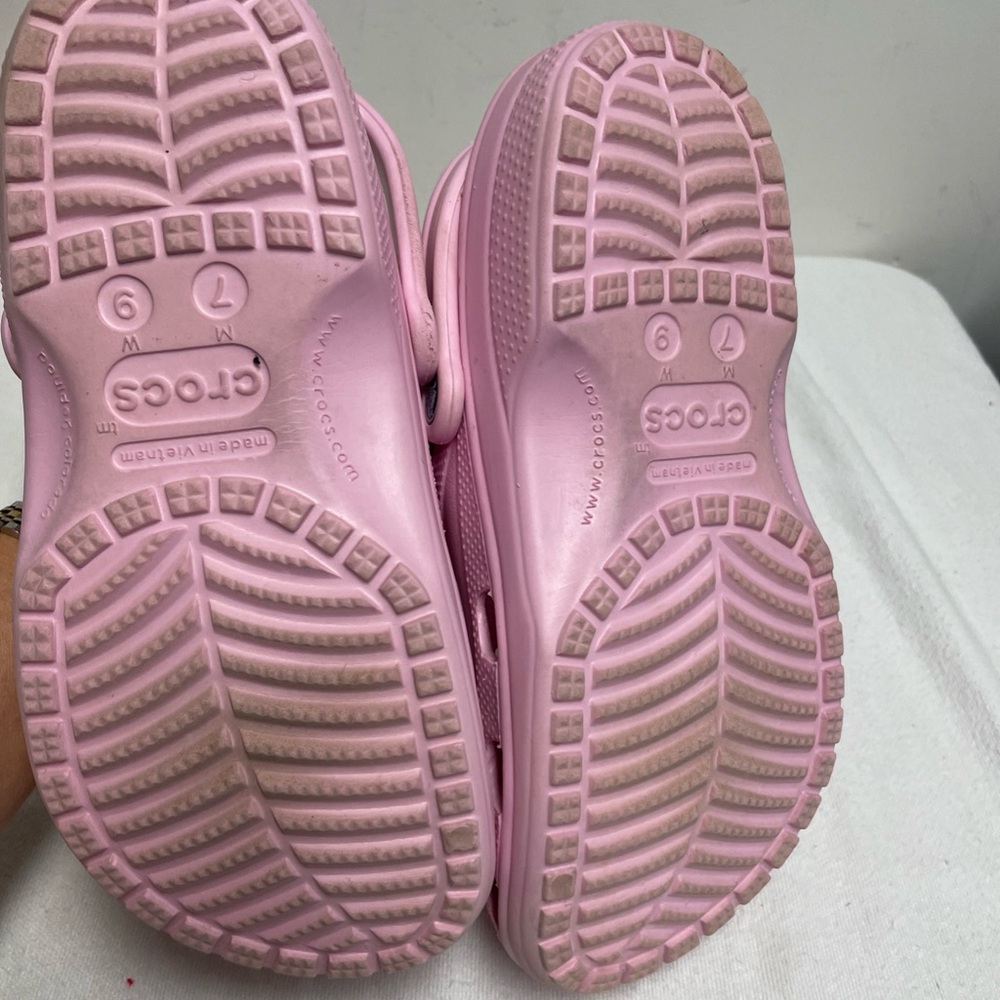 Crocs Pretty Pink M7 W9 Clogs Shoes Sandals - Picture 8 of 12